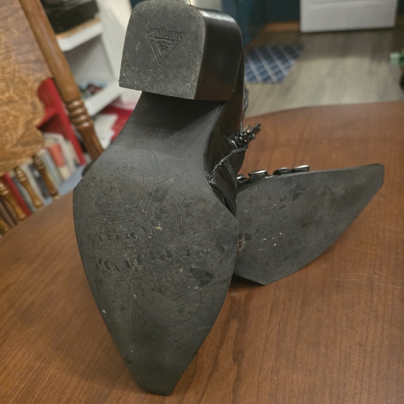 John Fluevog Conceptual Cookie - Picture 3 of 5